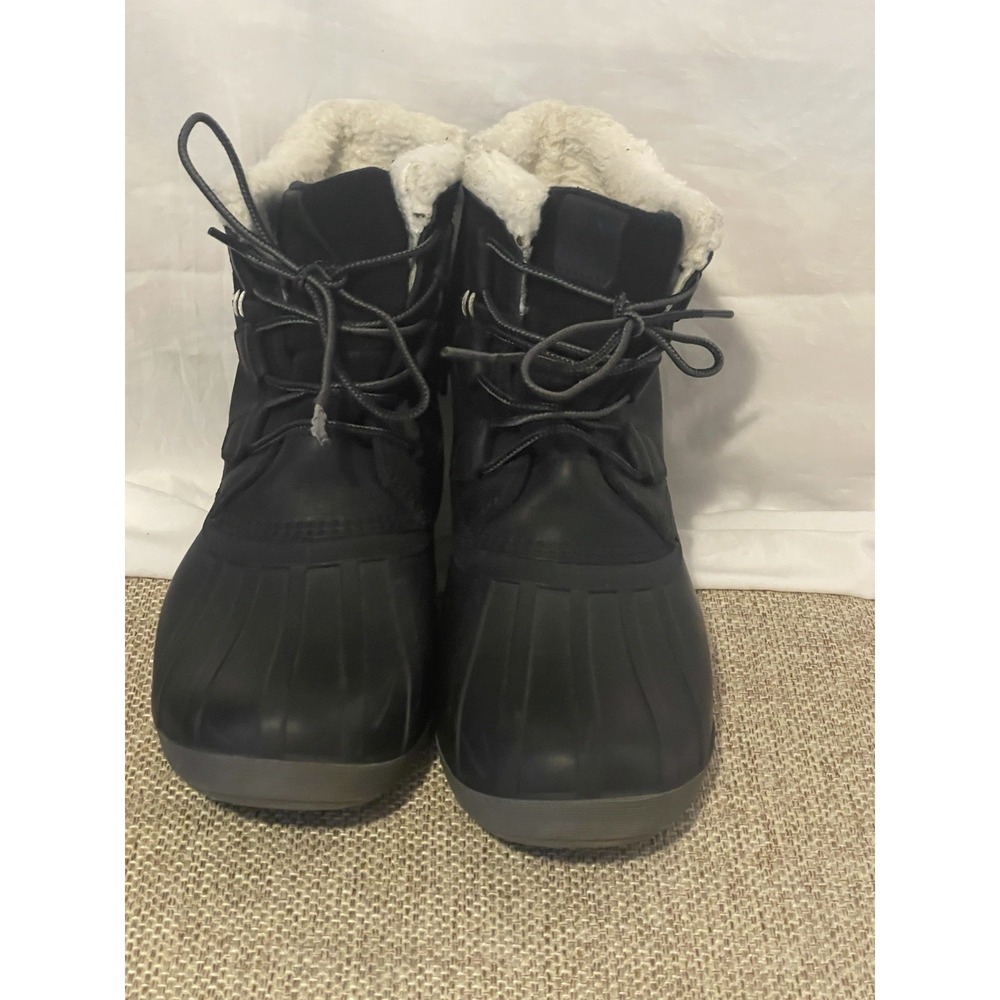 Kamik Rubber Winter Boots With A White Fleece Lining. Women's Size 8